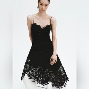 H&M SUDIO COLLECTION SPRING 2026
BLACK LACE-DETAIL LINEN-BLEND DRESS SIZE M